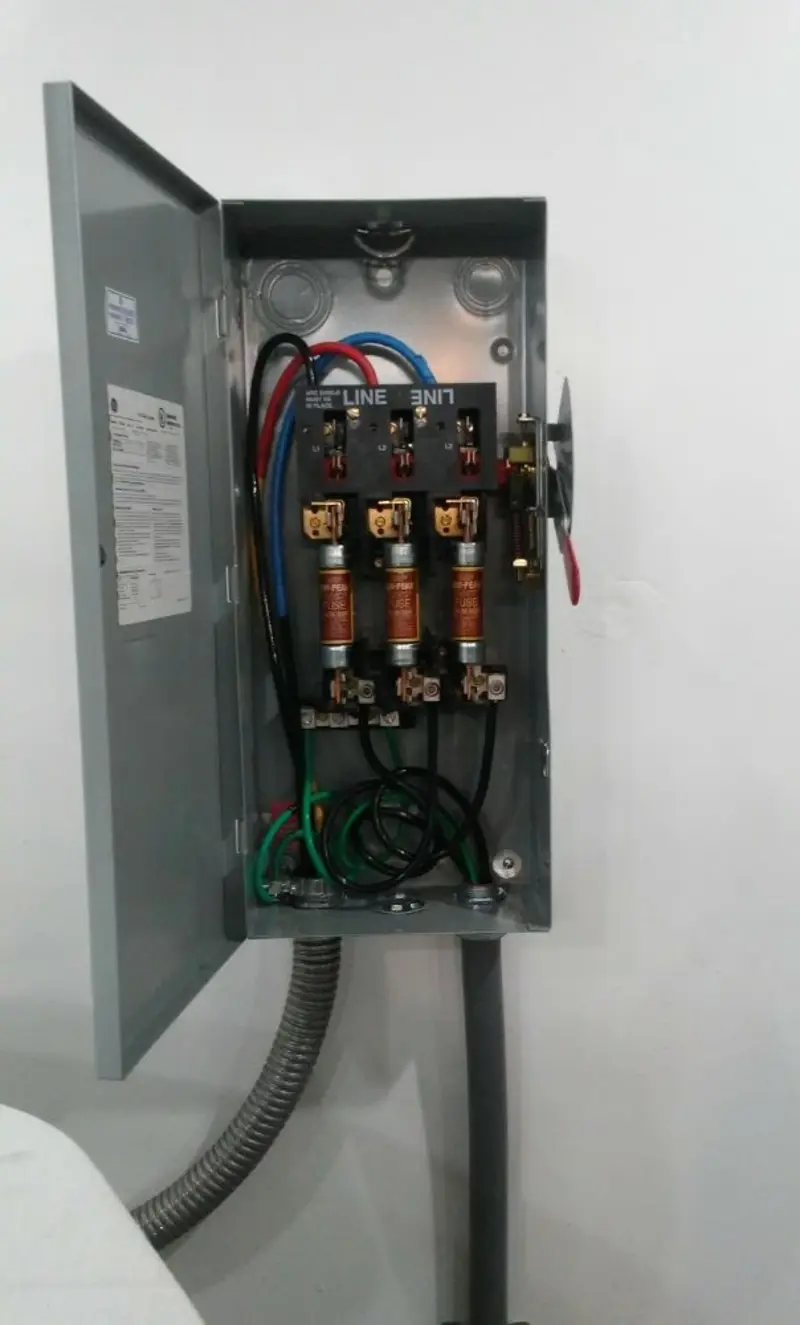 Three-phase disconnect switch installed for Smoke Detector Installation in Horsham
